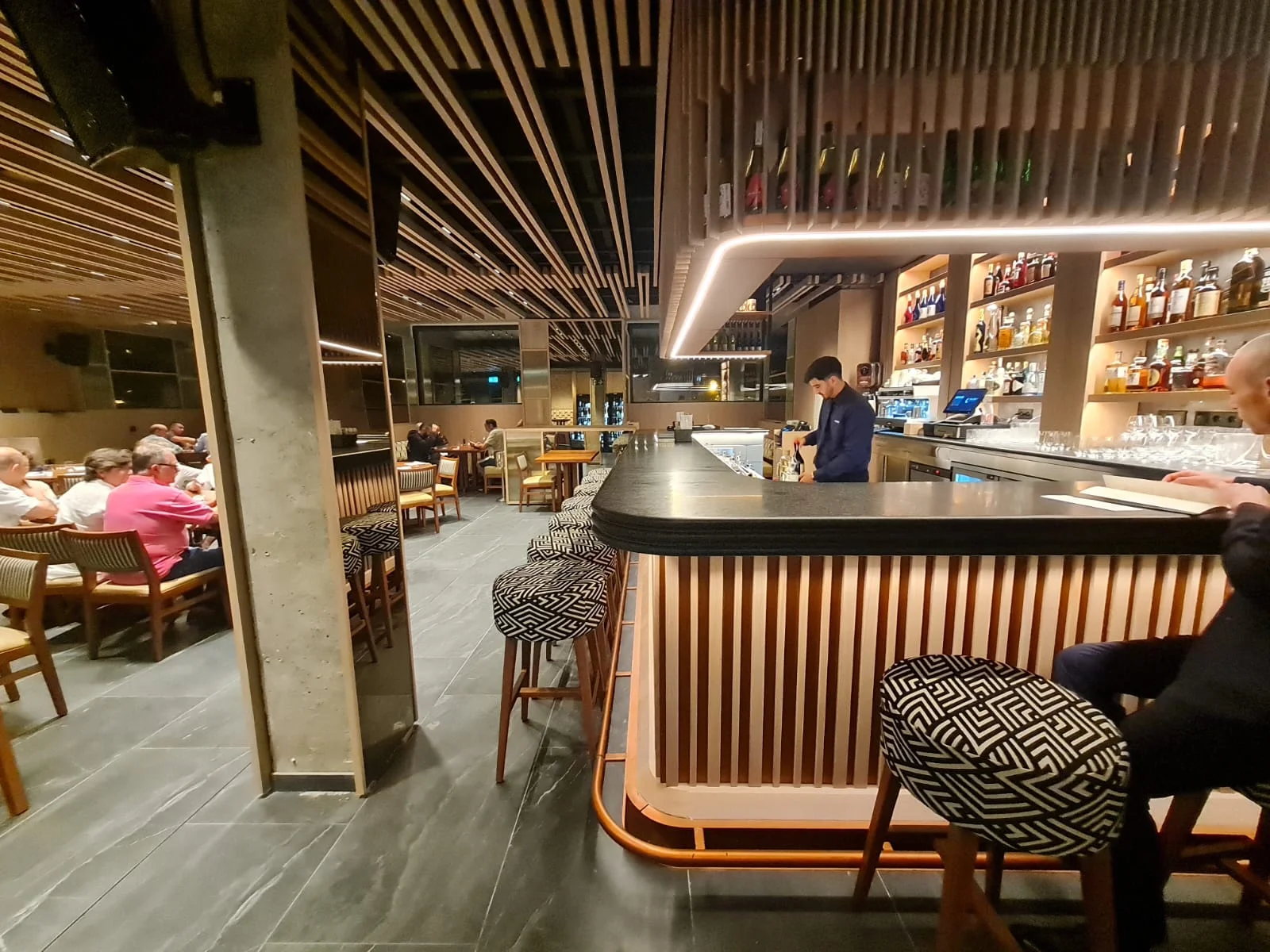 bar